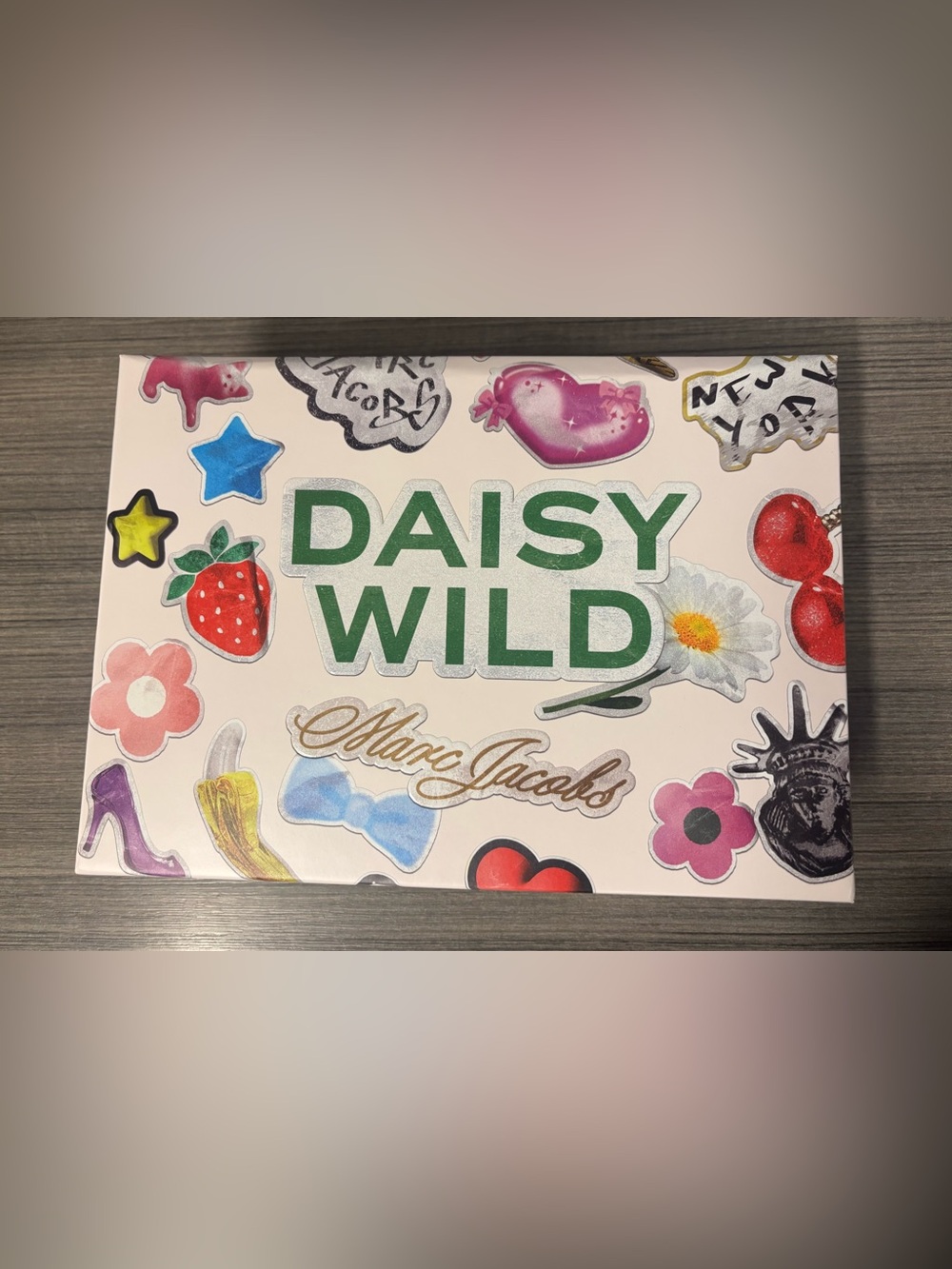 Marc Jacobs Daisy Wild Fragrance 3 piece set - Picture 2 of 4